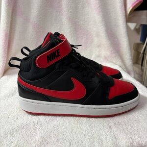 Nike Court Borough Mid 2
Black University Red (GS) youth Sz 7 / women’s Sz 8.5